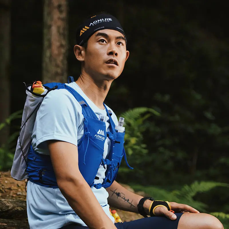 Aonijie Champion Leap Series 10L Vest W 2x Flask