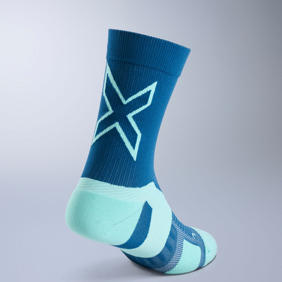 2XU Vectr Light Cushion  Crew Socks